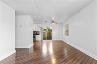 1124 NE 17th Ave, Unit 1 in Fort Lauderdale, FL - Building Photo - Building Photo