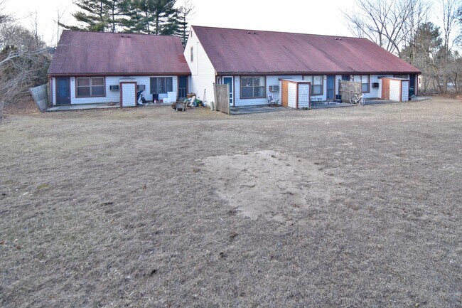 545 Smithfield Rd in North Providence, RI - Building Photo - Building Photo