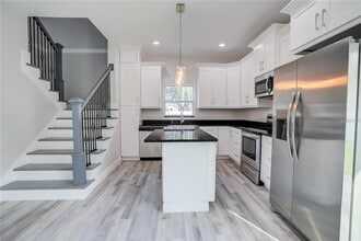 5630 Queener Ave in Port Richey, FL - Foto de edificio - Building Photo