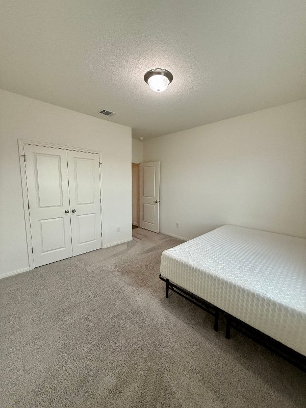 107 Waterbuck Lp in Hutto, TX - Foto de edificio - Building Photo