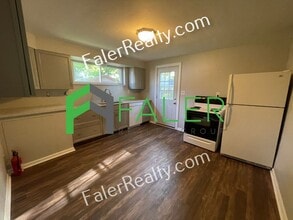 60 W South St in Springboro, OH - Building Photo - Building Photo