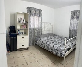 1210 NW 2nd St-Unit -2 in Fort Lauderdale, FL - Building Photo - Building Photo