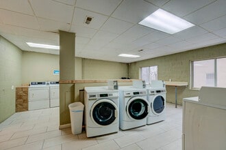 Huron River Wyandotte Apartments in Wyandotte, MI - Foto de edificio - Interior Photo