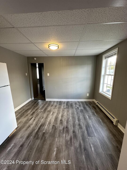 148 Monroe St in Archbald, PA - Building Photo