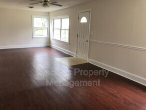 217 Hillcrest Dr in Fredericksburg, VA - Foto de edificio - Building Photo