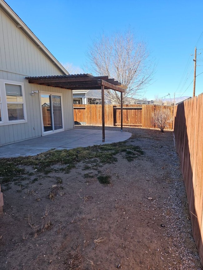 187 Desert Springs Ln in Fernley, NV - Building Photo - Building Photo
