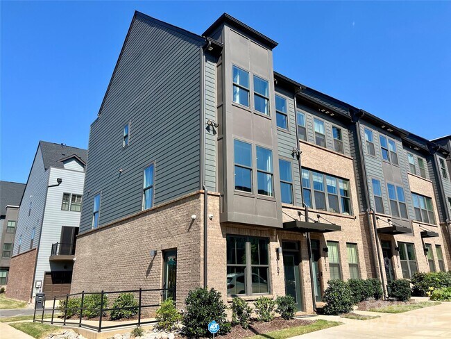 6107 Station Crossing Ave in Charlotte, NC - Building Photo - Building Photo