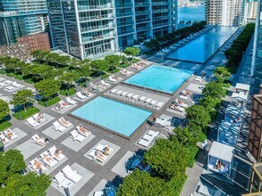 475 Brickell Ave, Unit 2709 in Miami, FL - Building Photo - Building Photo