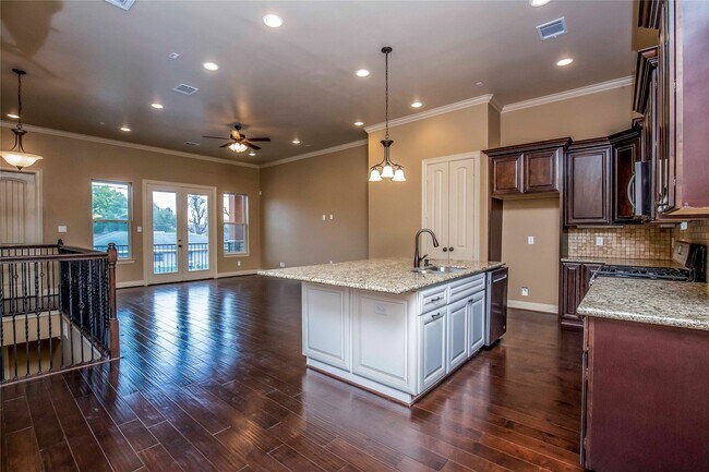 property at 1516 Amundsen St