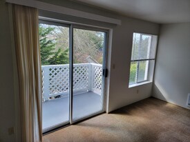 10545 Greenwood Ave N in Seattle, WA - Building Photo