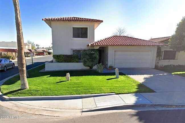 property at 7653 E Vista Dr