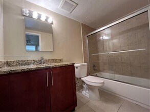 3700 NW 21st St in Lauderdale Lakes, FL - Foto de edificio - Building Photo