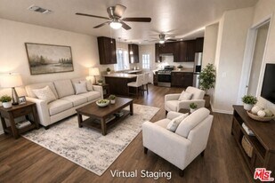 2531 Manhattan Ave in Montrose, CA - Building Photo