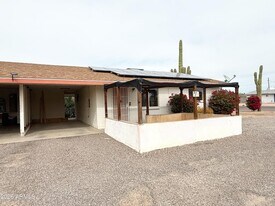 512 N Valley Dr in Apache Junction, AZ - Building Photo