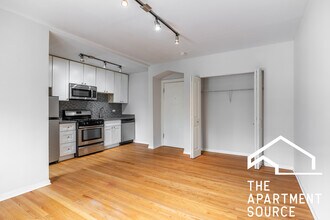 2832 W Palmer St, Unit 309 in Chicago, IL - Building Photo - Building Photo