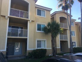 2600 University S Dr, Unit 217 in Davie, FL - Building Photo