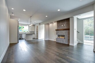 5727 SE 18th Ave in Portland, OR - Building Photo - Building Photo