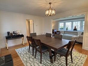 198 Wolcott Rd in Chestnut Hill, MA - Building Photo - Building Photo