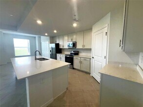 17440 Opal Sand Dr in Venice, FL - Building Photo - Building Photo