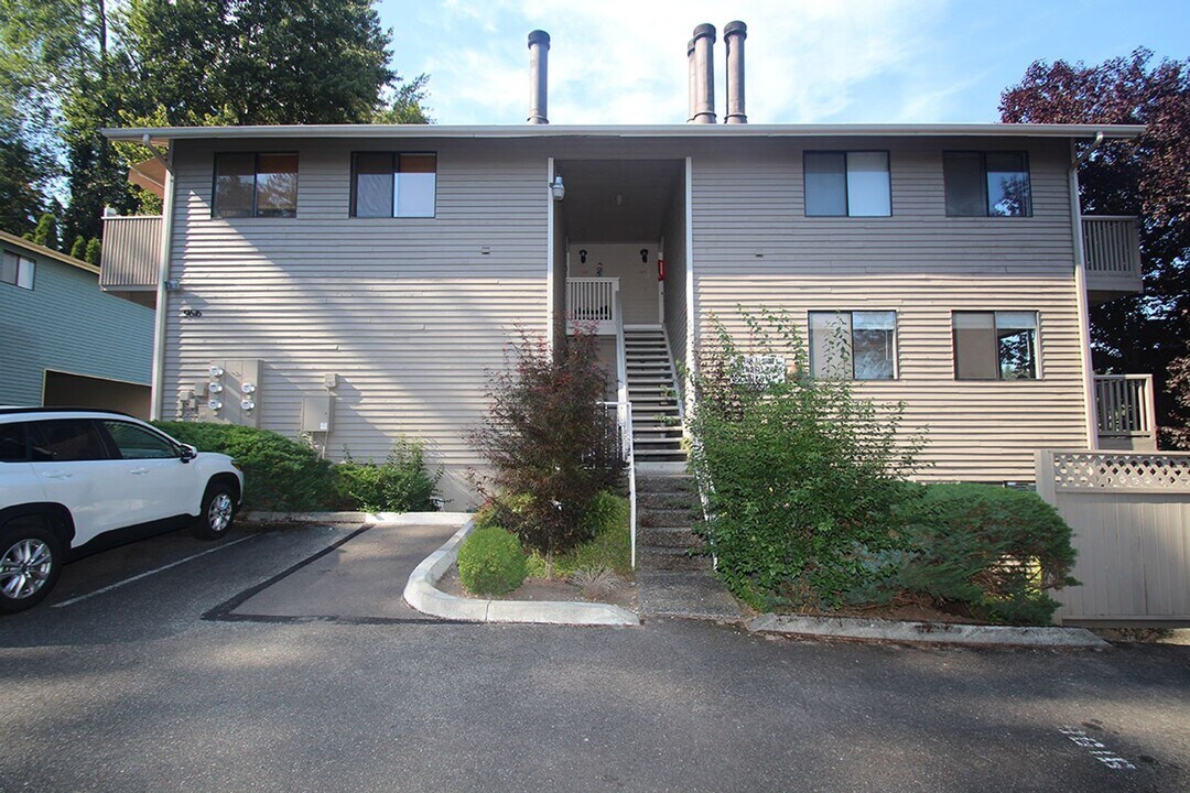 9616 NE 188th St in Bothell, WA - Building Photo