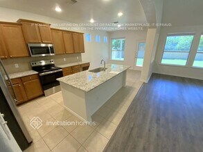 700 Bur Oak Dr in Burleson, TX - Foto de edificio - Building Photo