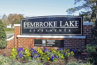 Pembroke Lake Apartments in Virginia Beach, VA - Foto de edificio - Building Photo