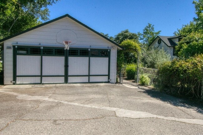 5204 Beaumont Way in Santa Rosa, CA - Building Photo - Building Photo