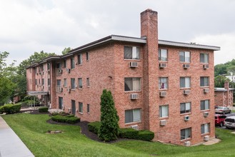 Hawaiian Apartments in Washington, DC - Building Photo - Building Photo