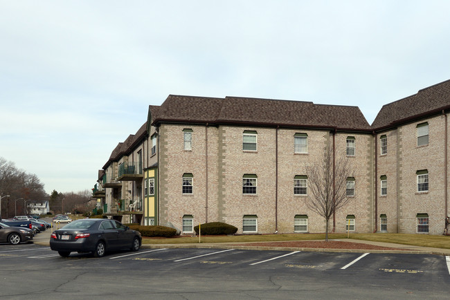 Hamilton Oaks in Brockton, MA - Building Photo - Building Photo