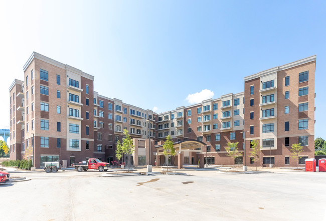 Cedar Brook Senior Living Rochester in Rochester, MI - Foto de edificio - Building Photo