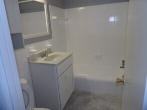 7903 Indian Head Hwy-Unit -T5 in Oxon Hill, MD - Building Photo - Building Photo