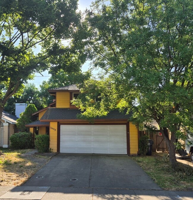property at 3620 Rio Loma Way