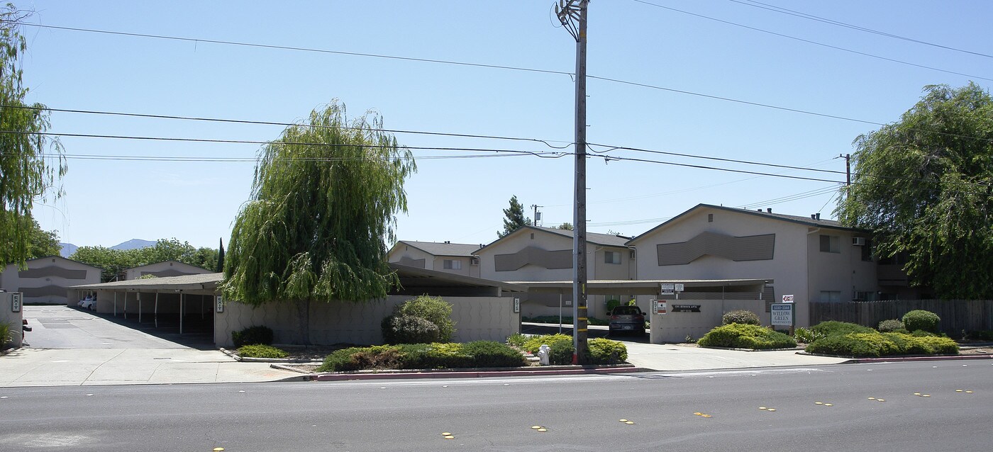 Willow Green in Concord, CA - Building Photo