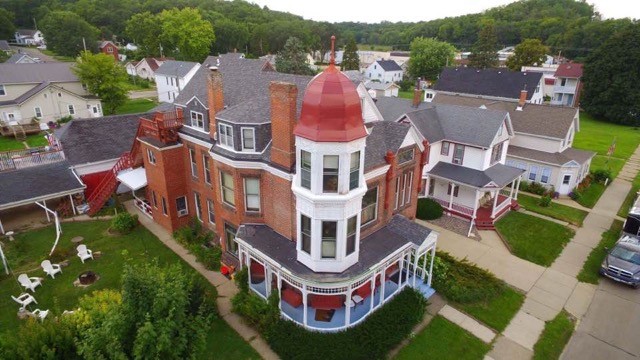 3087 Central Ave in Dubuque, IA - Building Photo