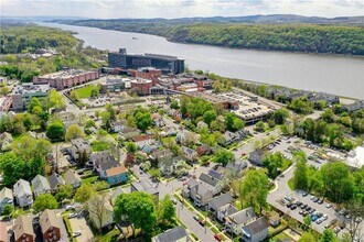 35 Lincoln Ave-Unit -A in Poughkeepsie, NY - Building Photo - Building Photo