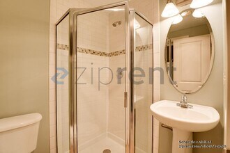 9506 Interlake Ave N in Seattle, WA - Foto de edificio - Building Photo