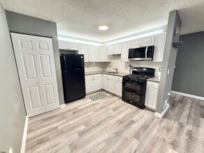 12 Colonial Ct in Galloway, NJ - Building Photo - Building Photo