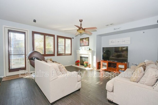 3750 Golden Pond Dr in Camarillo, CA - Building Photo - Building Photo