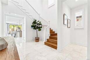 147 Oceano in Irvine, CA - Building Photo