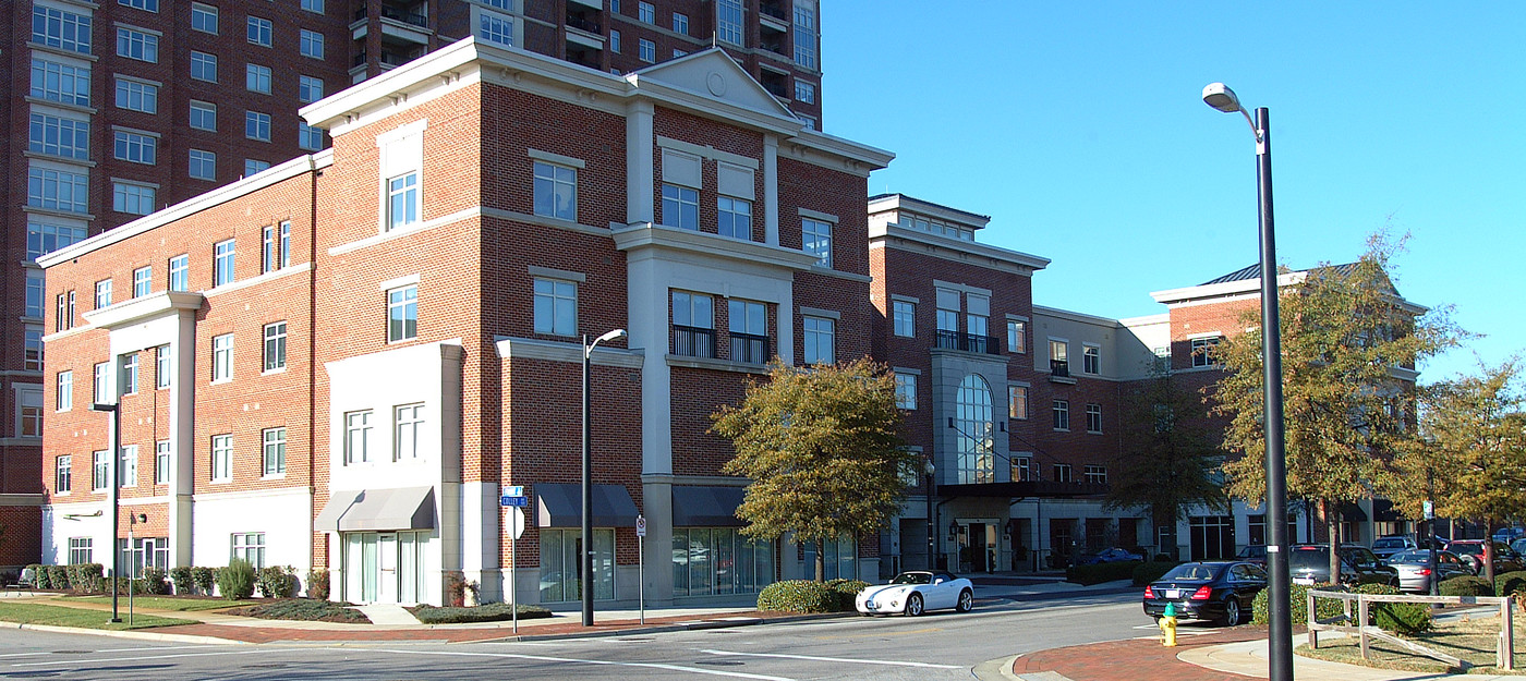 Harbor's Edge in Norfolk, VA - Building Photo