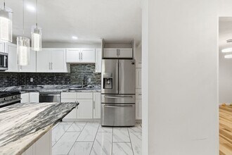 16 Floyd St in Woburn, MA - Building Photo - Building Photo