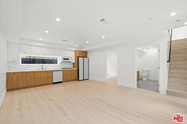 property at 4922 S Centinela Ave