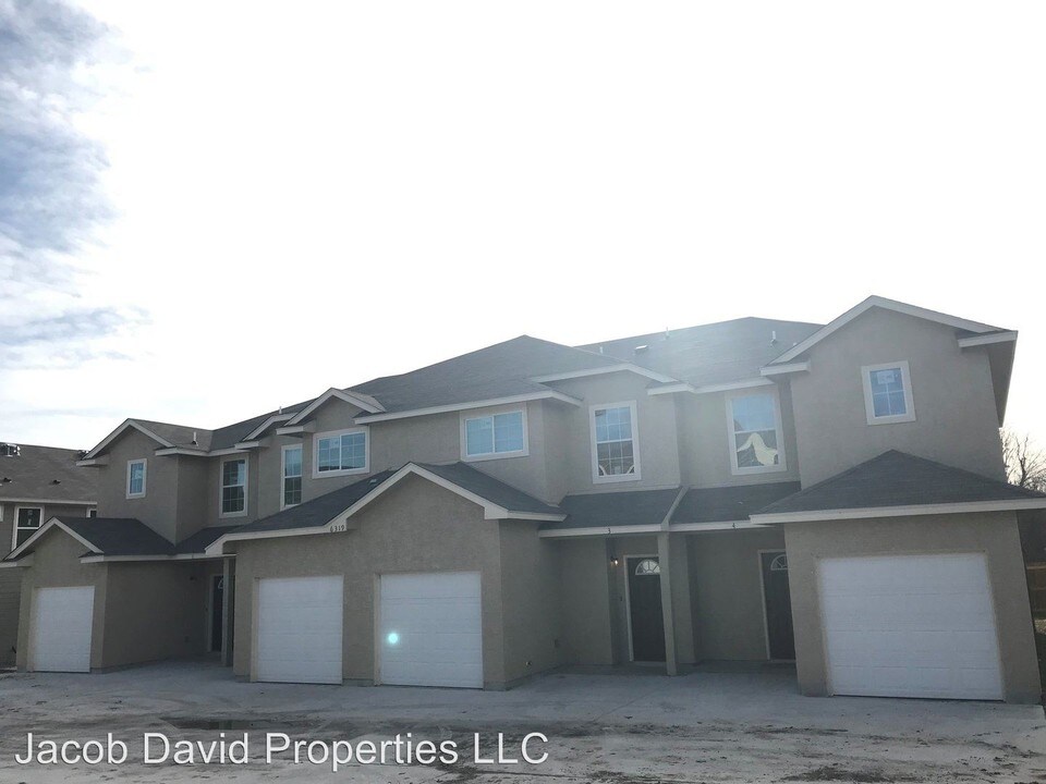6319 Melanzane Ave in San Antonio, TX - Building Photo