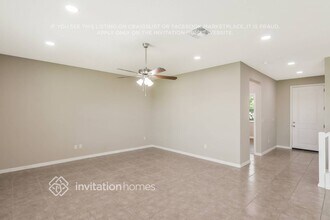 10538 Medford Lakes Dr in Riverview, FL - Building Photo - Building Photo