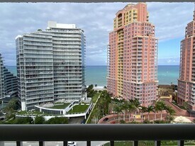2200 NE 33rd Ave, Unit 18J in Fort Lauderdale, FL - Building Photo