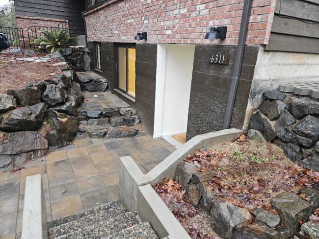 6311 NE 196th St in Kenmore, WA - Building Photo - Building Photo