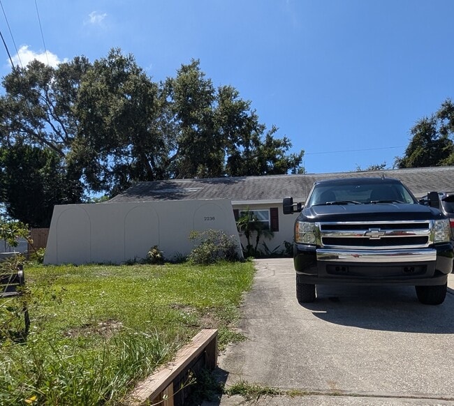 2238A Michele Dr in Sarasota, FL - Foto de edificio - Building Photo