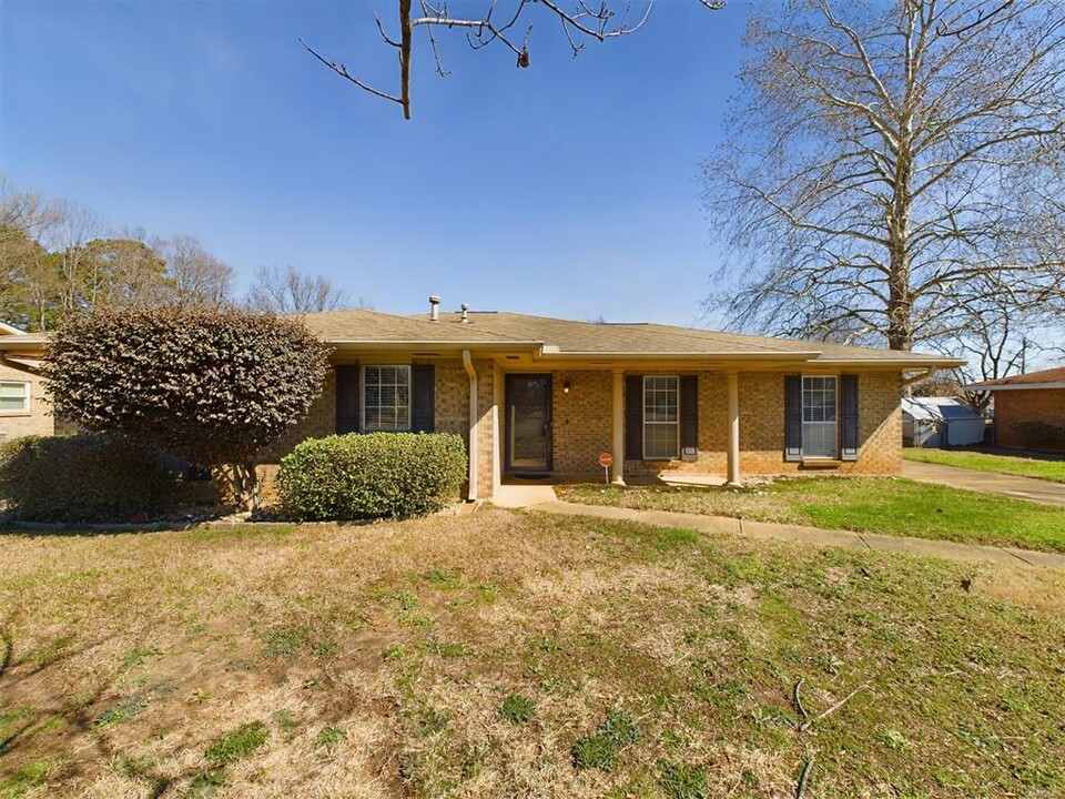 266 Teri Ln in Prattville, AL - Building Photo