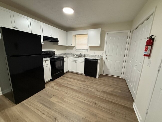 160 W Paces Dr in Athens, GA - Building Photo - Building Photo