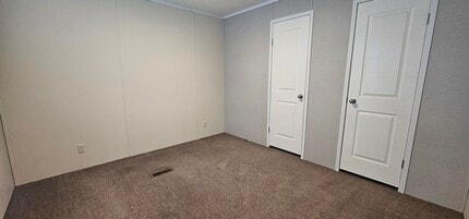 154 Birch Ct in Belleville, MI - Building Photo - Building Photo